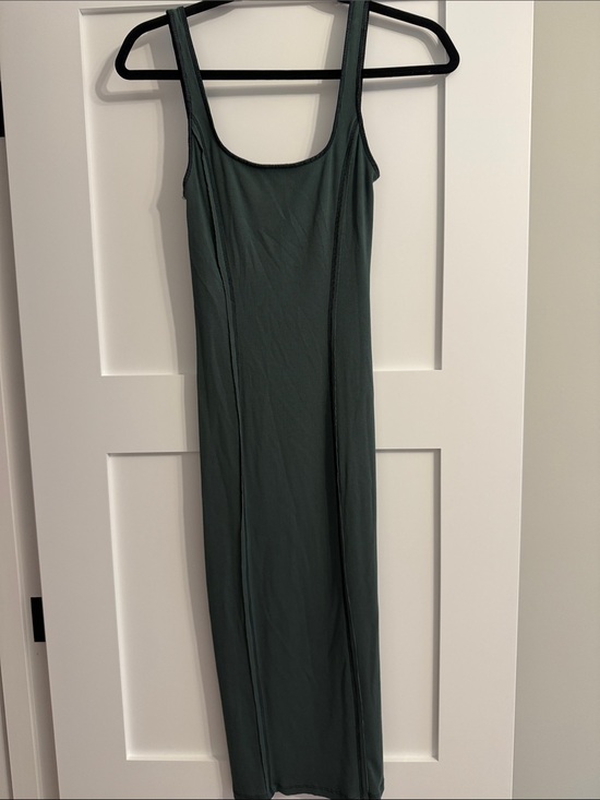 Aritzia Dresses & Skirts - Aritzia Wilfred Deep Green Scoop Neck Maxi Dress